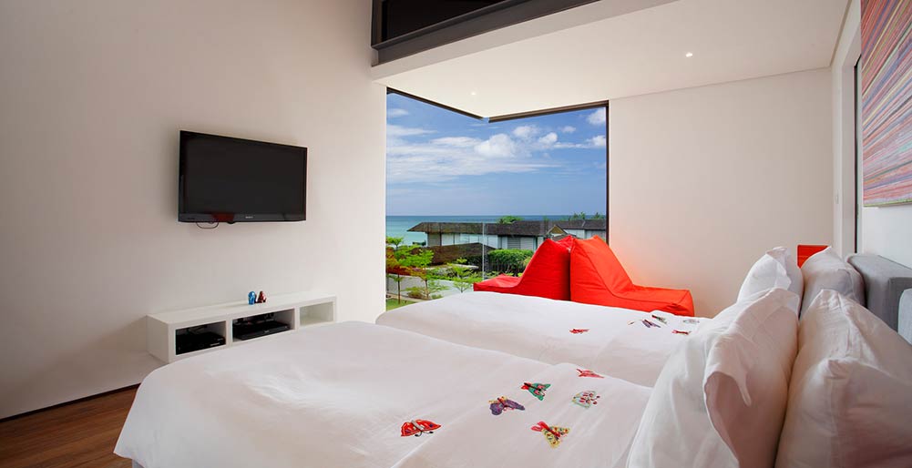 Villa Aqua - Twin bedroom outlook
